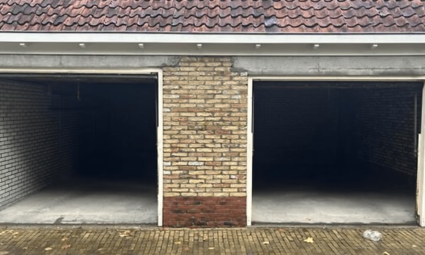 Huis | m² | €400,-