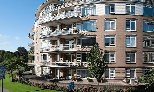 Kamer | 180m² | €1685,-