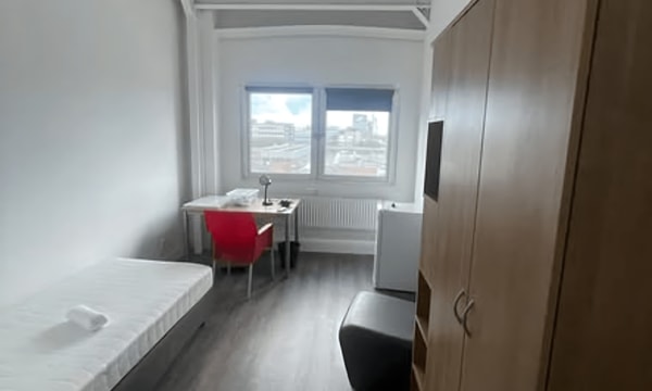 Kamer | m² | €800,-