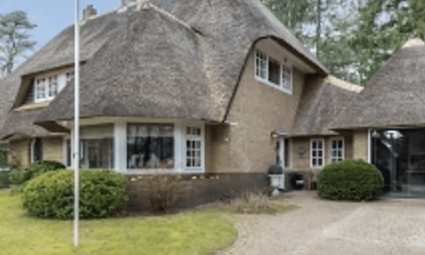Kamer | 200m² | €4000,-