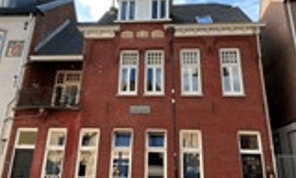Kamer | 70m² | €912,-