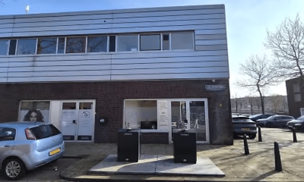 Bedrijfsruimte | 142m² | €2950,-