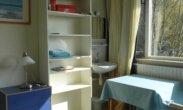 Kamer | 12m² | €410,-
