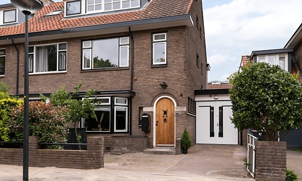 Huis | 203m² | Hoekenburglaan | €4250,-