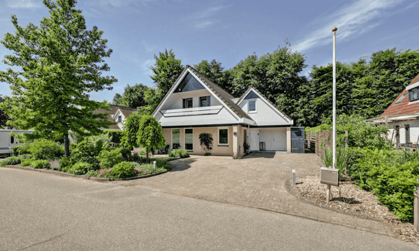 Huis | 160m² | Lindenlaan | €1950,-