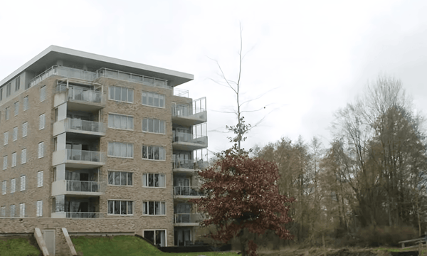 Kamer | 210m² | €2750,-