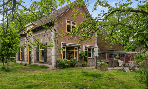 Huis | 195m² | Hoofdweg | €4500,-