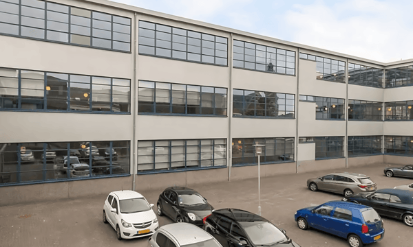 Kamer | 153m² | €1620,-