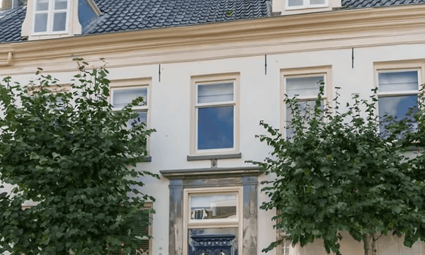 Kamer | 84m² | €2225,-