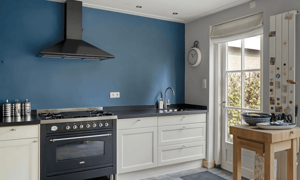 Kamer | 129m² | €3750,-