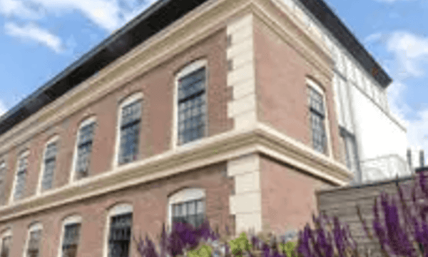 Kamer | 90m² | €2650,-