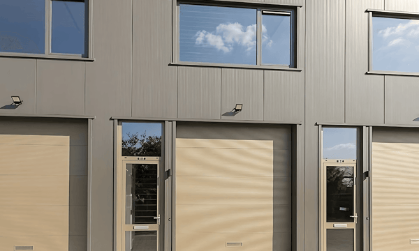 Bedrijfsruimte | 83m² | €990,-