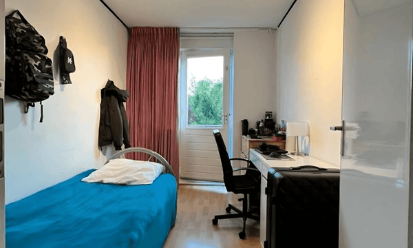 Kamer | 8m² | €680,-