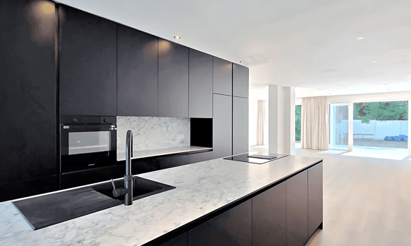 Kamer | 90m² | €4250,-