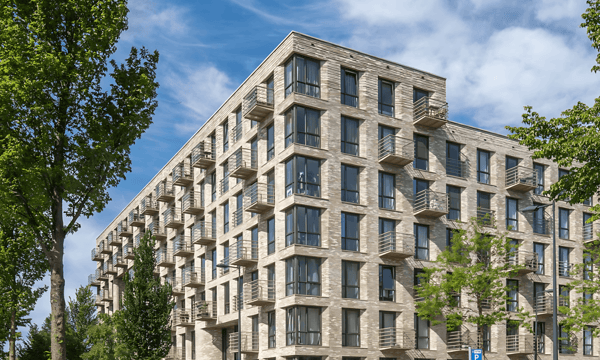 Studio | 95m² | €2025,-