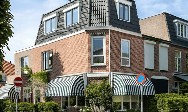 Kamer | 135m² | €2750,-