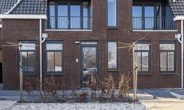 Kamer | 197m² | €1145,-
