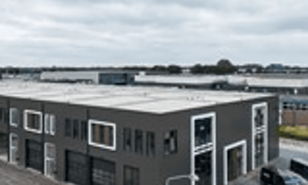 Bedrijfsruimte | 364m² | €3000,-
