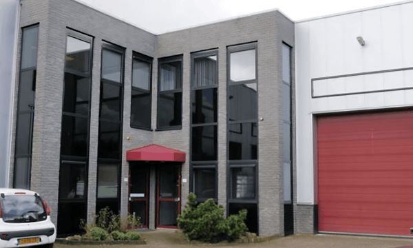 Bedrijfsruimte | 225m² | €1800,-