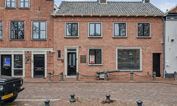 Kamer | 144m² | €2500,-