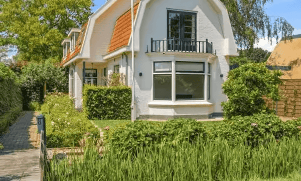 Huis | m² | €5950,-