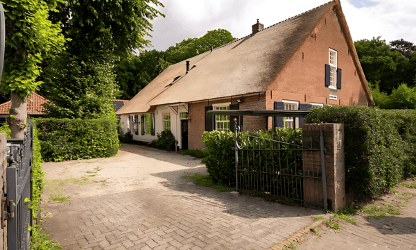 Huis | 168m² | €4000,-