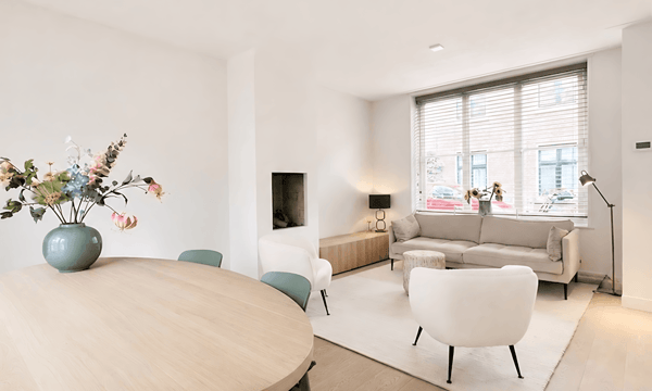 Studio | m² | €2500,-