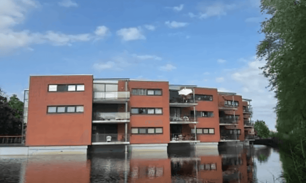 Kamer | 96m² | €2500,-
