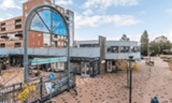 Kantoor | 122m² | €2710,-