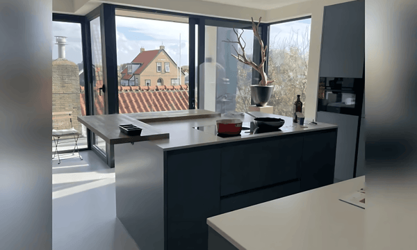 Kamer | 117m² | €2250,-