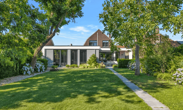 Huis | 222m² | €3250,-