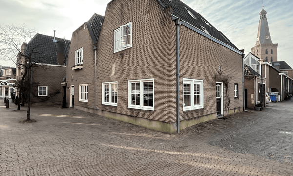 Huis | 111m² | €1895,-