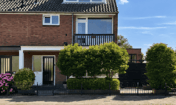 Huis | 122m² | €2100,-