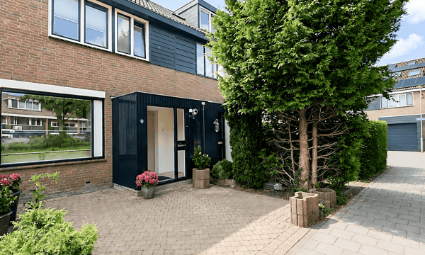 Huis | 131m² | €2450,-