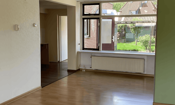 Huis | 94m² | €450,-
