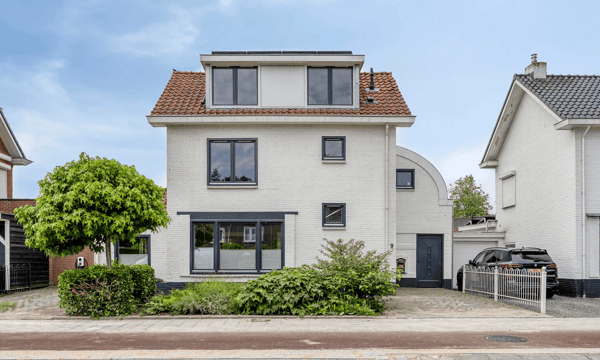 Kamer | 247m² | €3495,-
