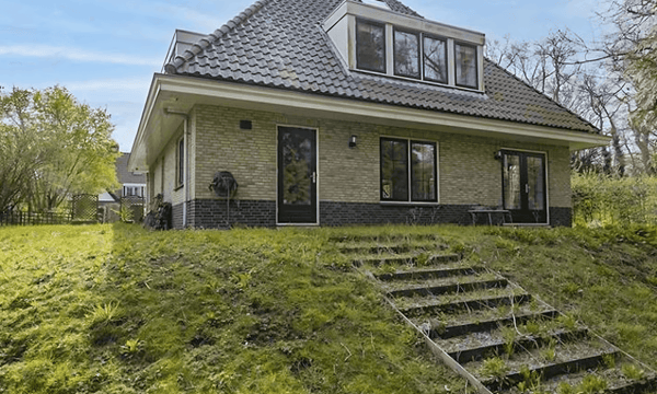 Huis | 228m² | €3750,-
