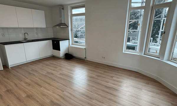 Kamer · 77 m² · €1286,-