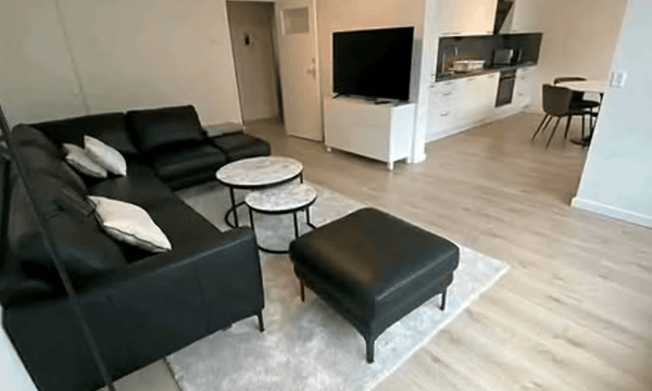 Studio · €800,-