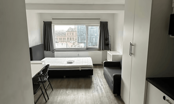 Studio · €1000,-