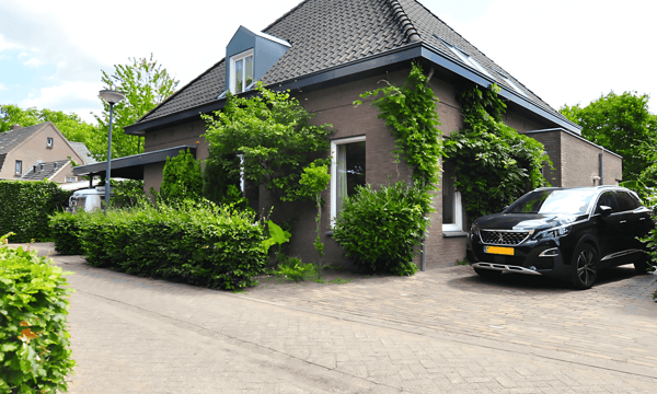 Huis | 306m² | €3400,-