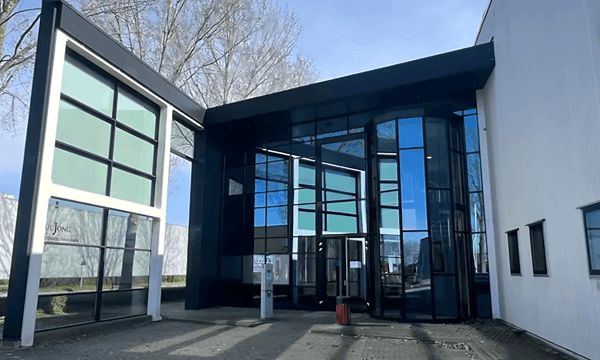 Bedrijfsruimte | 75m² | €230,-