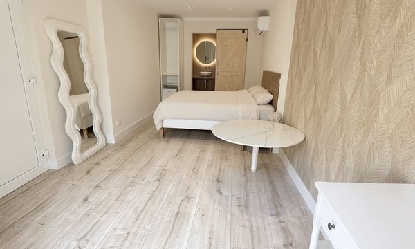 Studio | 24m² | €2541,-