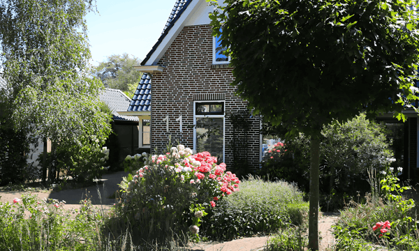 Huis | 1210m² | €4000,-