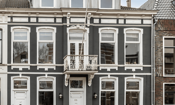Huis | 320m² | €4900,-