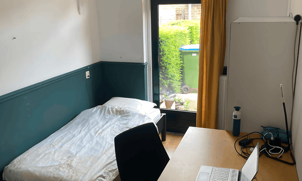 Kamer | 9m² | €325,-