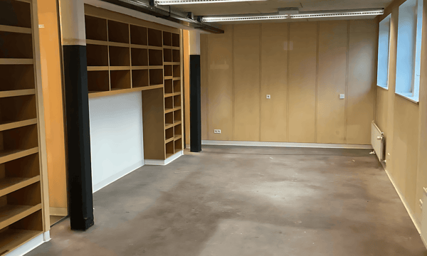 Bedrijfsruimte | 30m² | €305,-