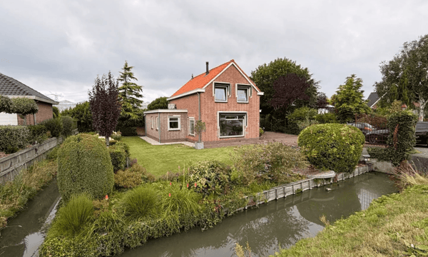 Huis | 216m² | €2995,-