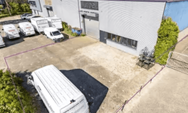 Bedrijfsruimte | 365m² | €4000,-