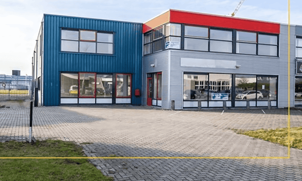 Bedrijfsruimte | 310m² | €2500,-